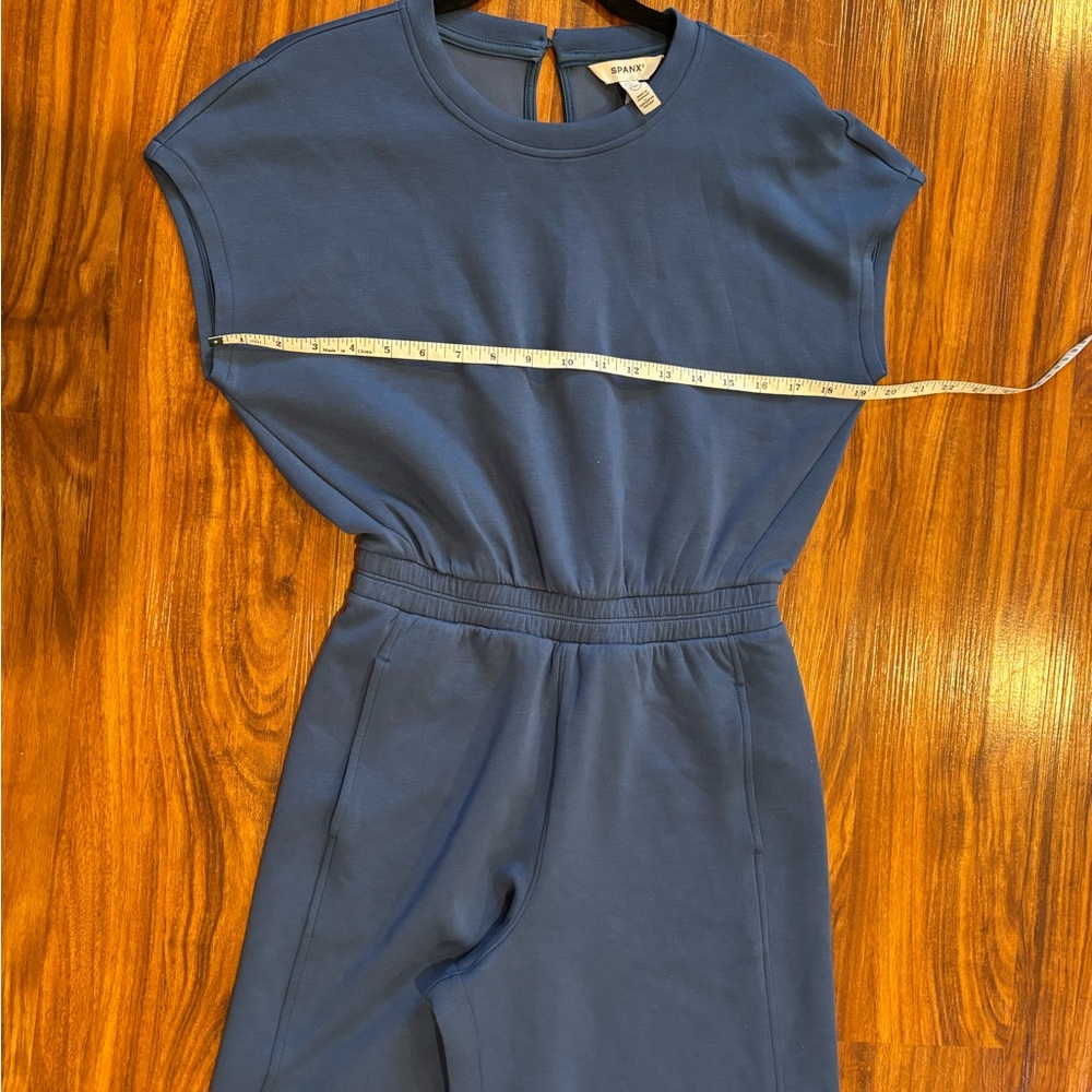 NWT SPANX AirEssentials Cap Sleeve Cinched Jumpsuit Faded Indigo XSP - Picture 8 of 8
